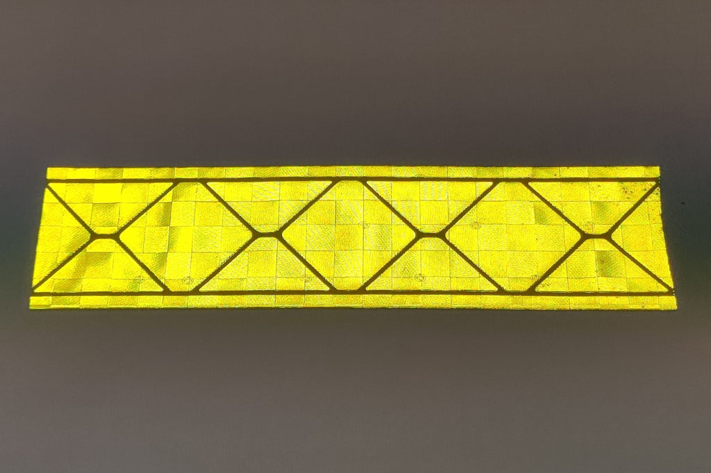 Yellow fluorescent reflective tape with flash