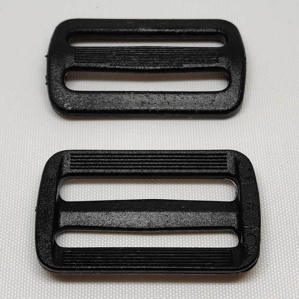 Black plastic 40 millimetre triglide buckles from ITW Nexus