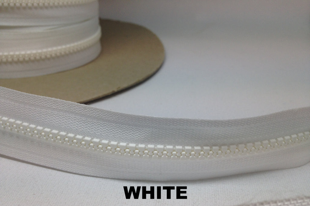 White Z590 continuous chain zip